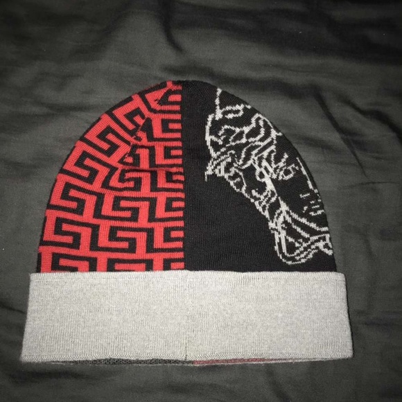 Versace Touque - Picture 2 of 3